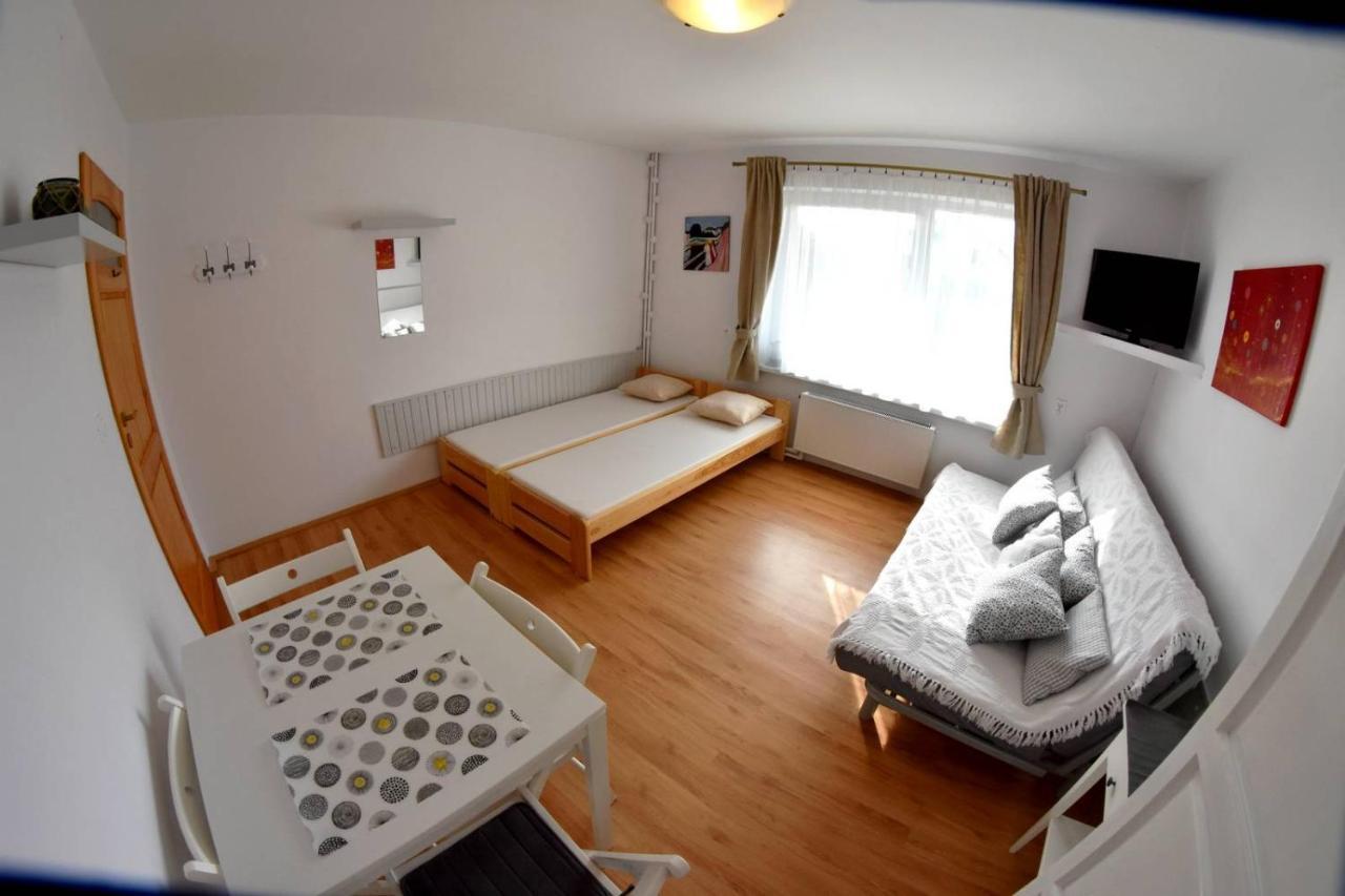 Pokoje Goscinne Ewela Łeba Buitenkant foto